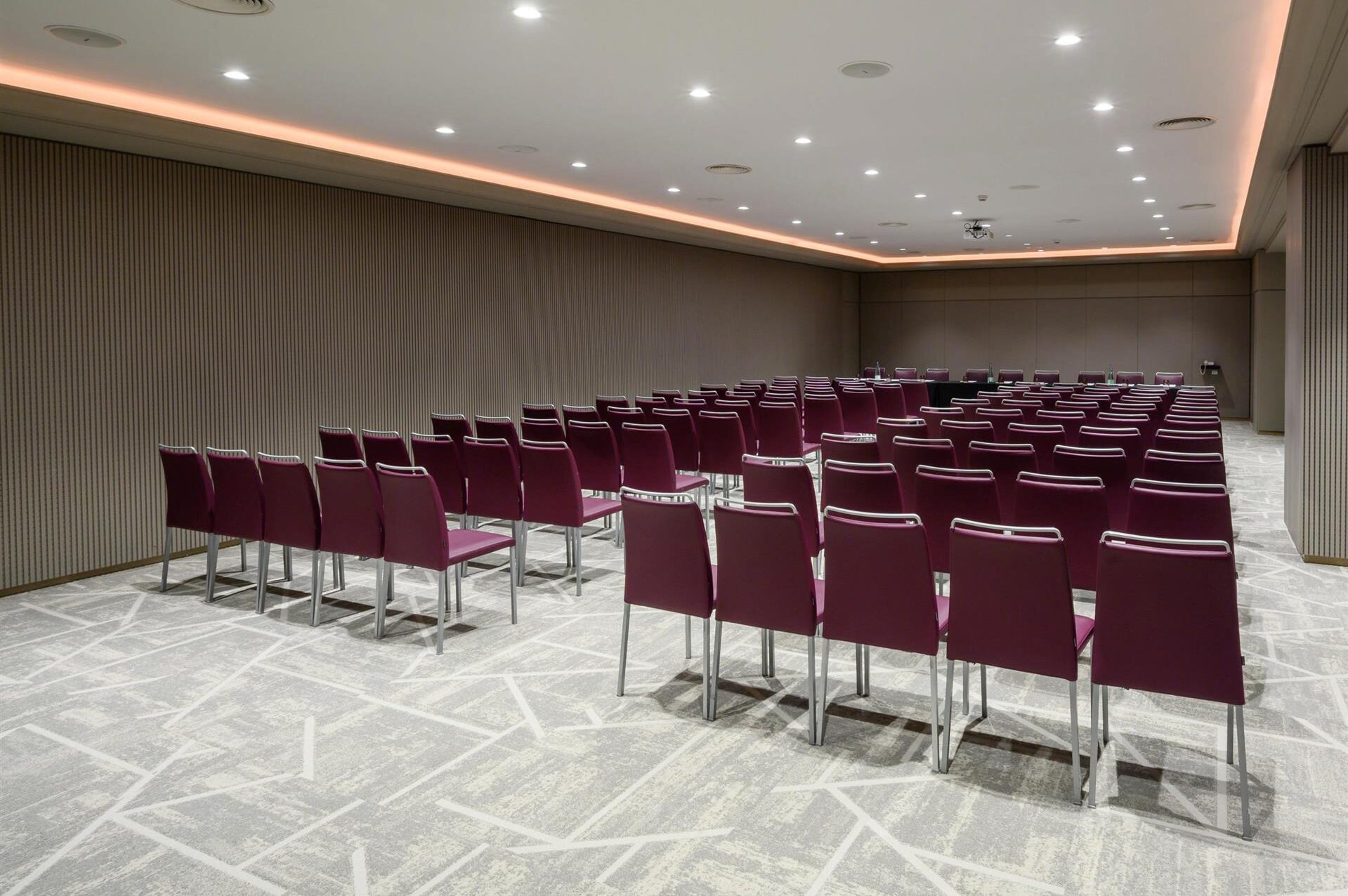 Coral + Diamant room
